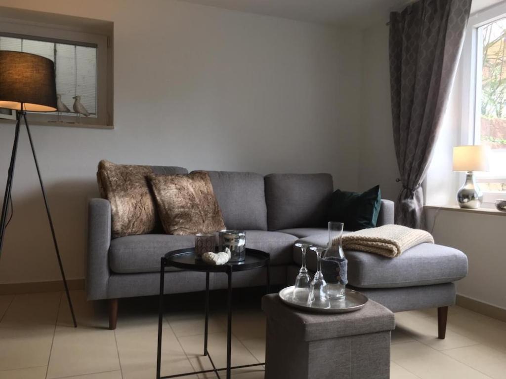 Schoene Ferienwohnung 2,5 Zimmer In Stadtnaehe Mit Eigenem Hofgarten Balingen Buitenkant foto