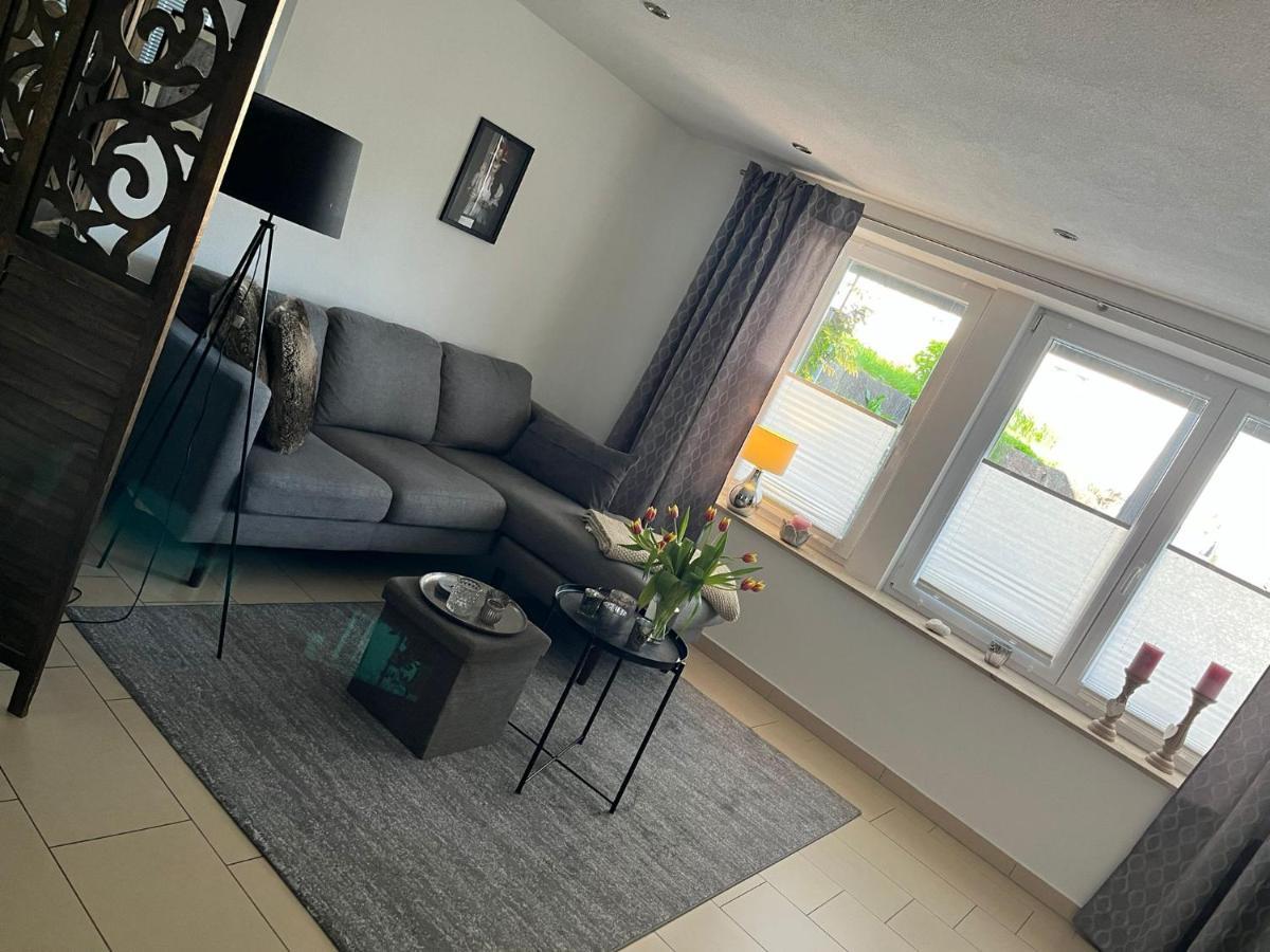 Schoene Ferienwohnung 2,5 Zimmer In Stadtnaehe Mit Eigenem Hofgarten Balingen Buitenkant foto
