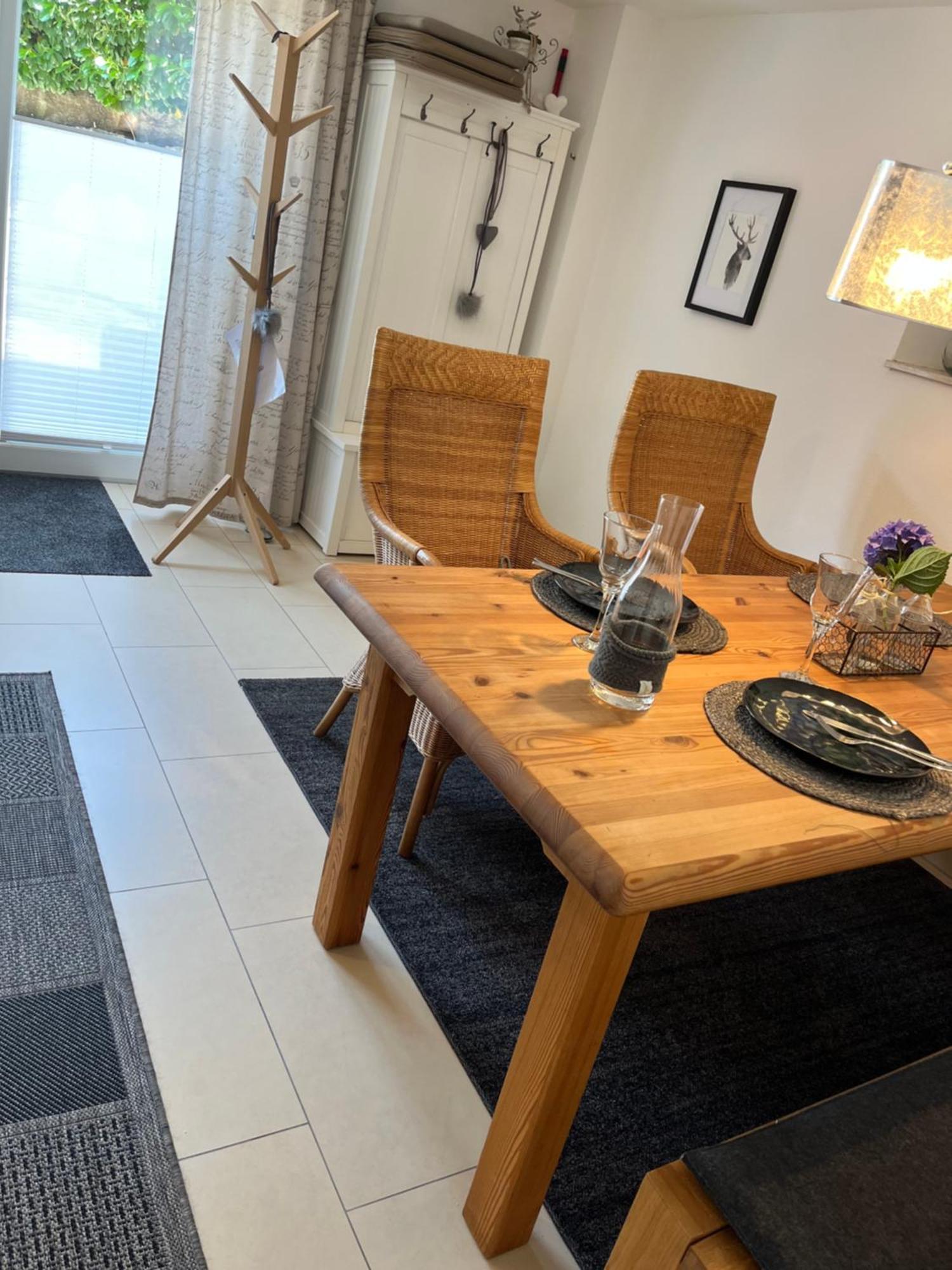 Schoene Ferienwohnung 2,5 Zimmer In Stadtnaehe Mit Eigenem Hofgarten Balingen Buitenkant foto