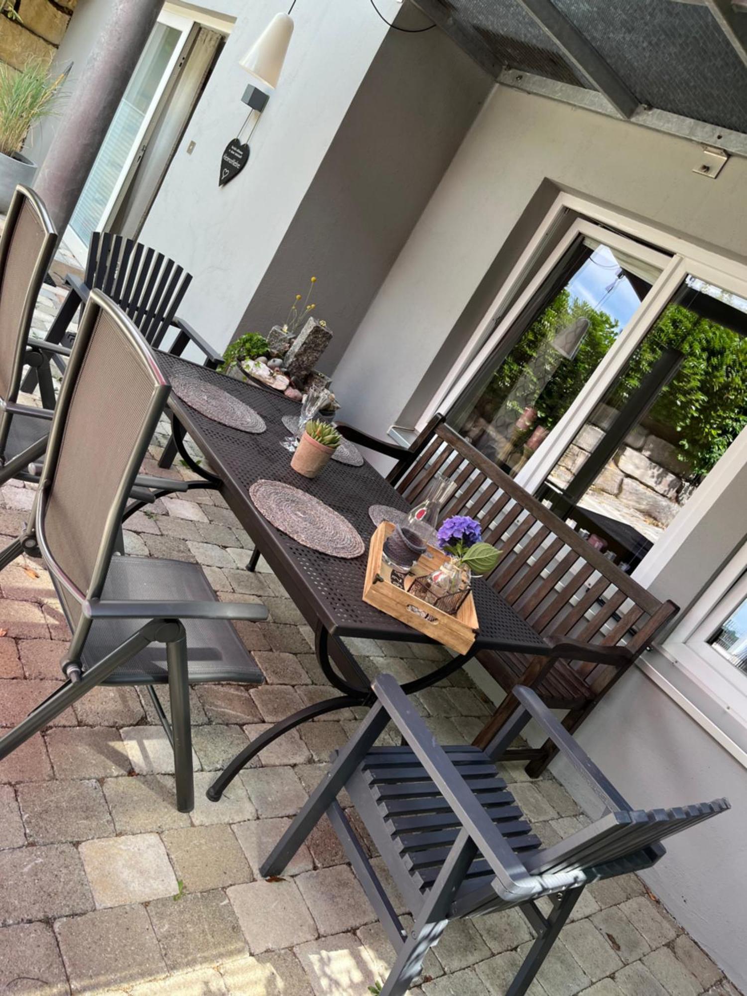 Schoene Ferienwohnung 2,5 Zimmer In Stadtnaehe Mit Eigenem Hofgarten Balingen Buitenkant foto